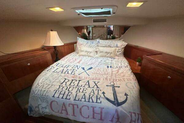 Hatteras 48 Cockpit Motor Yacht Yacht For Sale