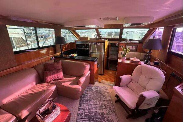 Hatteras 48 Cockpit Motor Yacht Yacht For Sale