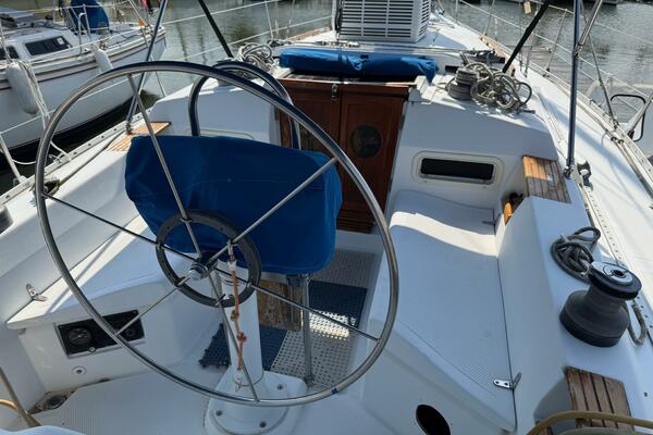 34ft Hunter Yacht For Sale