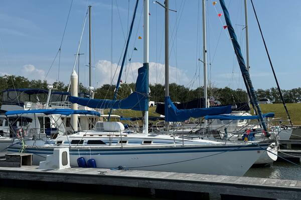 34ft Hunter Yacht For Sale