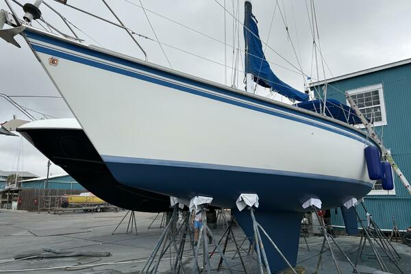 Relentless 34ft Hunter Yacht For Sale