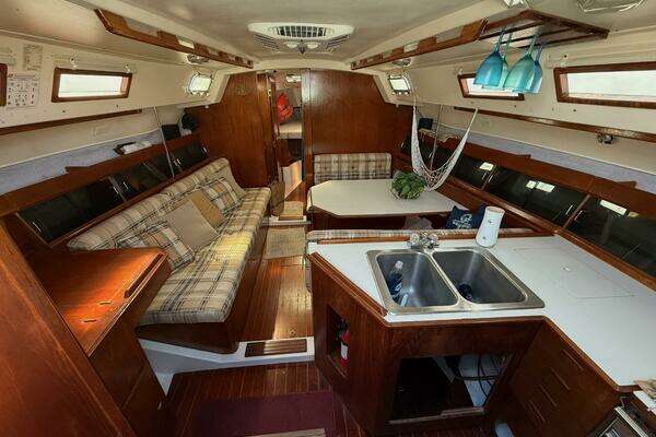 Photo of the 1986 Hunter  "Relentless"
