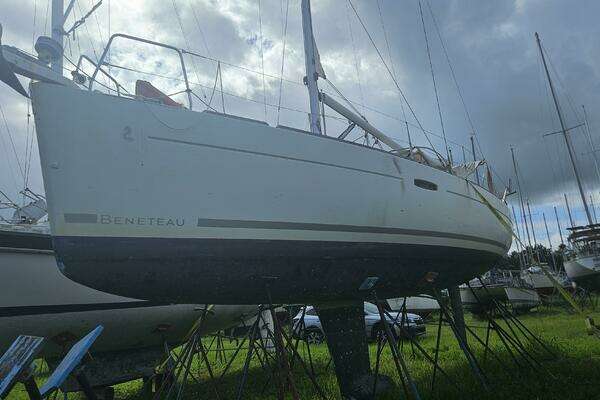 34-ft-Beneteau-2010-34 GT-Martine Indiantown Florida United States  yacht for sale