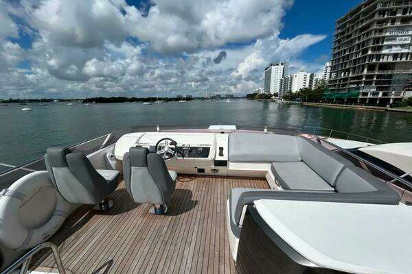 Princess S72 Yacht For Sale