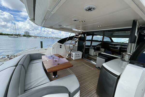 2014 Princess 72
