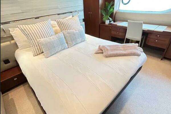 Princess S72 Yacht For Sale