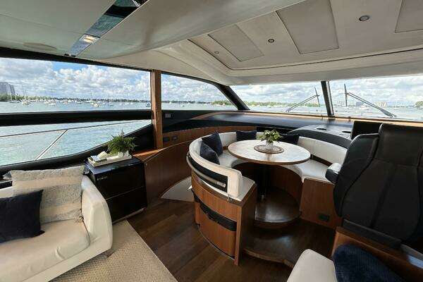 2014 Princess 72