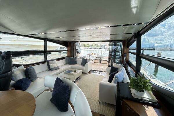 2014 Princess 72