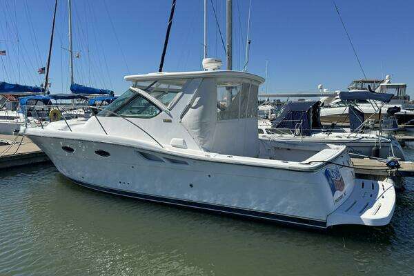 Photo of the 2005 Tiara Yachts 3200 Open "Lone Star"