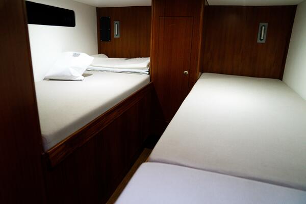 47ft Front Runner Yacht For Sale