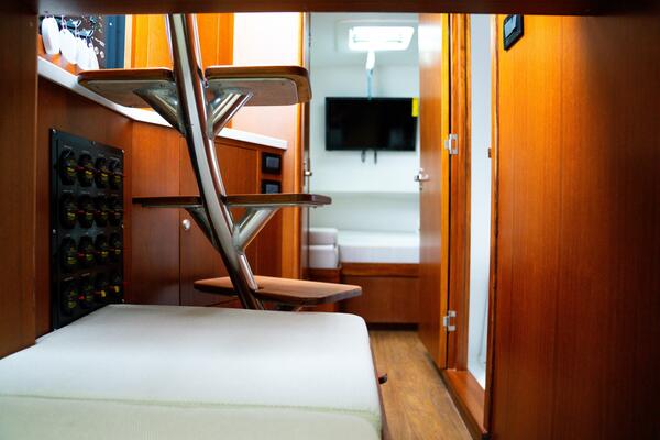 47ft Front Runner Yacht For Sale