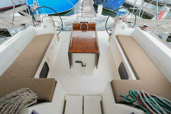 Dufour 500 Yacht For Sale