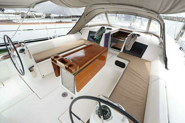 Dufour 500 Yacht For Sale