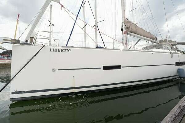48-ft-Dufour-2014-500-Liberty 2   Singapore  yacht for sale
