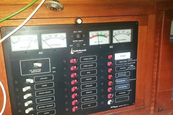 TAPESTRY 34ft Pacific Seacraft Yacht For Sale