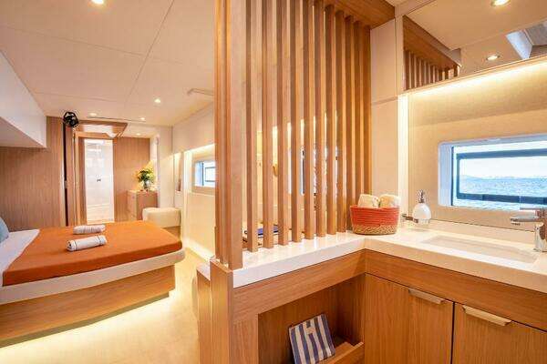 Bali 5.8 Yacht For Sale