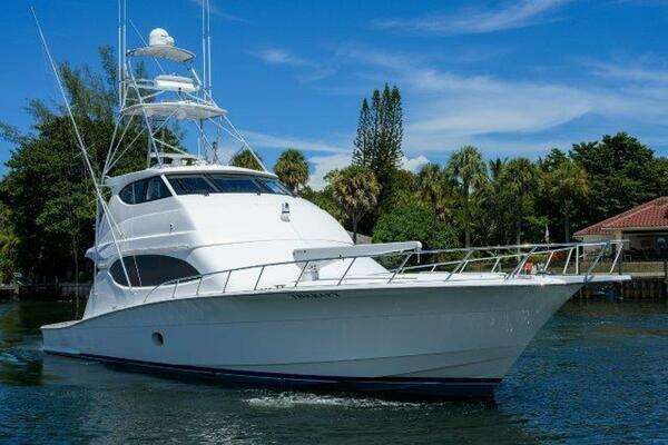 2007 Hatteras 68