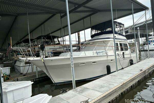 Photo of the 1989 Kha Shing 40 Sedan "First Light"