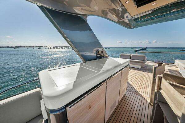 Prestige X70 Yacht For Sale