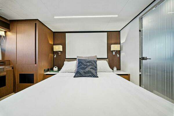 Prestige X70 Yacht For Sale