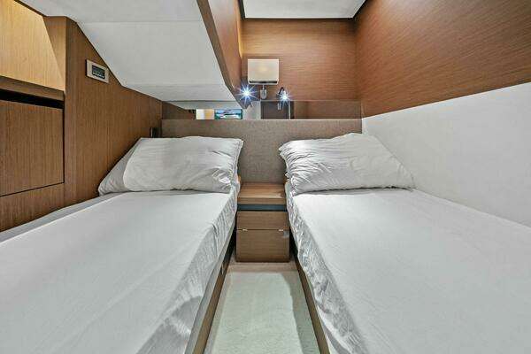 Prestige X70 Yacht For Sale