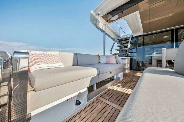 Prestige X70 Yacht For Sale