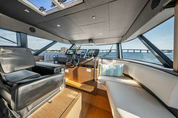 Prestige X70 Yacht For Sale
