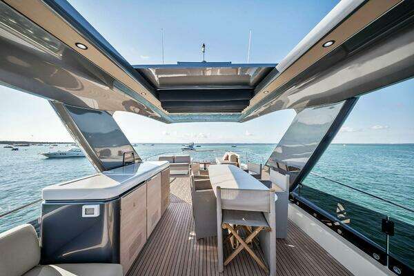 Prestige X70 Yacht For Sale