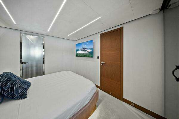 Prestige X70 Yacht For Sale