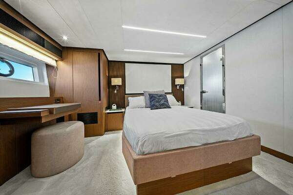 Prestige X70 Yacht For Sale