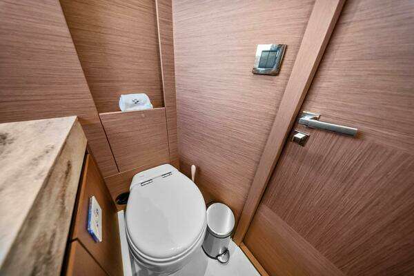 Prestige X70 Yacht For Sale