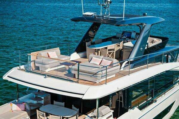 Prestige X70 Yacht For Sale