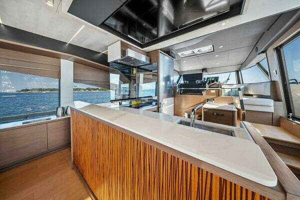 Prestige X70 Yacht For Sale