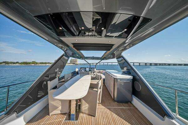 Prestige X70 Yacht For Sale