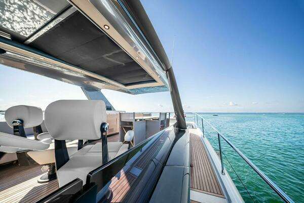 Prestige X70 Yacht For Sale