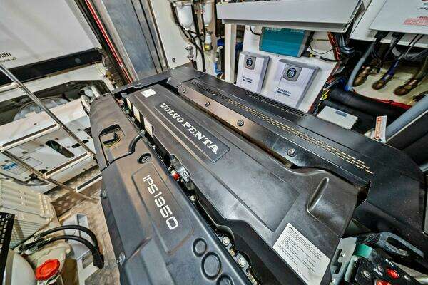 Prestige X70 Yacht For Sale