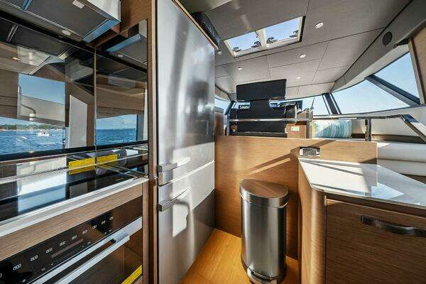 Prestige X70 Yacht For Sale