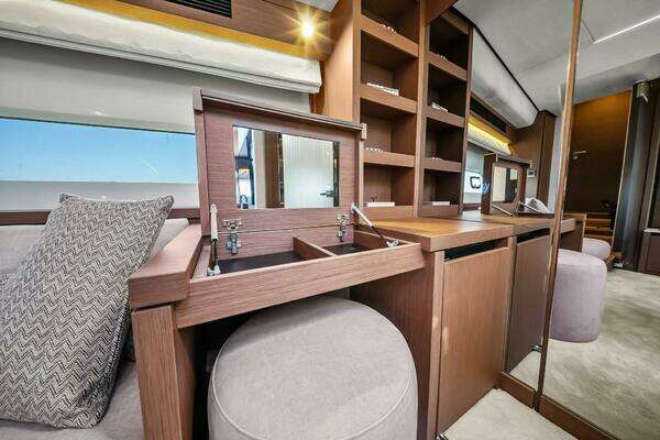 Prestige X70 Yacht For Sale