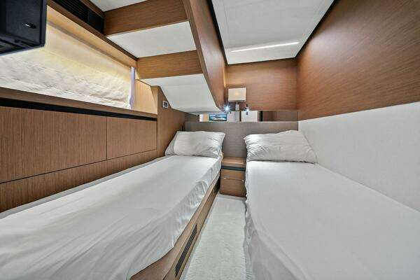 Prestige X70 Yacht For Sale