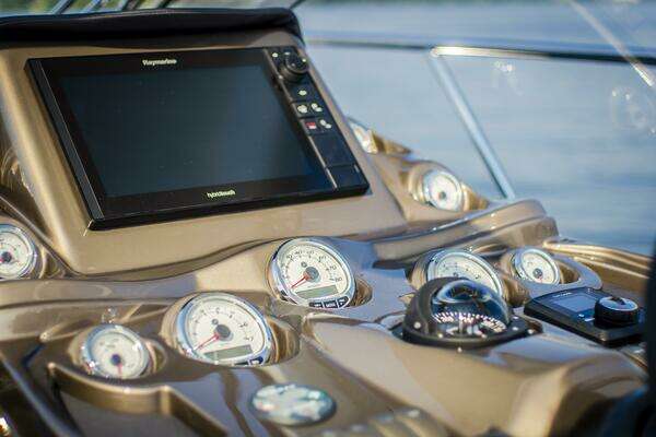 Cobrey 33 HT Yacht For Sale