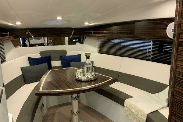 Cobrey 33 HT Yacht For Sale
