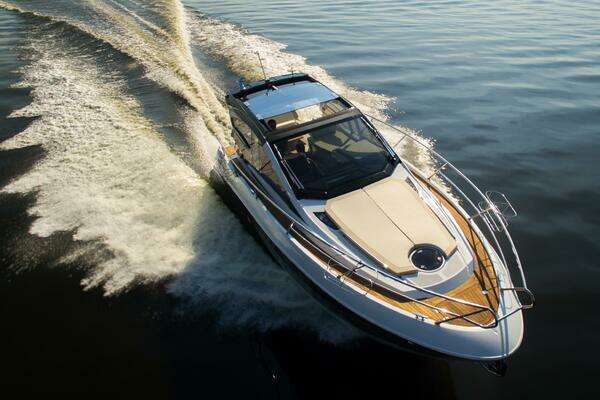 Cobrey 33 HT Yacht For Sale