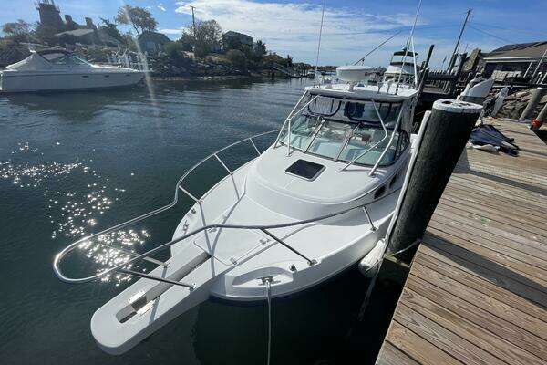 Photo of the 2001 Boston Whaler 285 Conquest "Mad Fish"