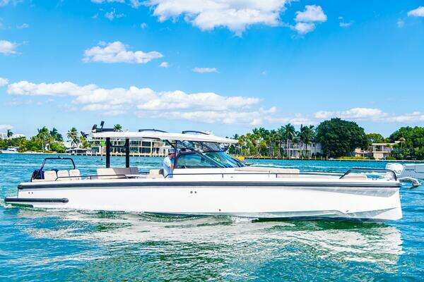 37-ft-Axopar-2023-37 Sun Top-First Byte  Fort Lauderdale Florida United States  yacht for sale