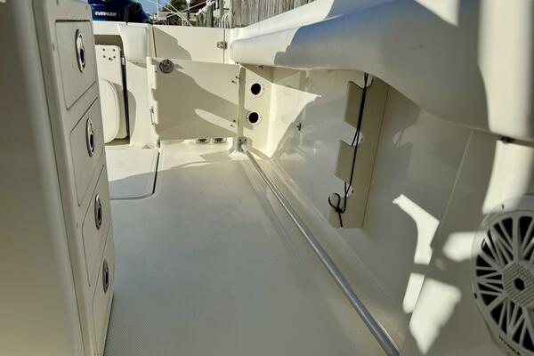 33ft Hydra Sports Yacht For Sale