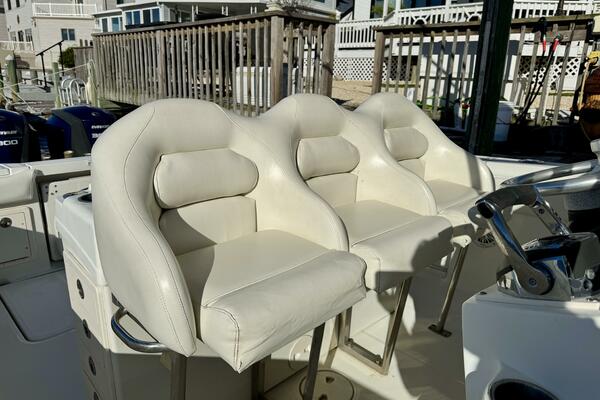 33ft Hydra Sports Yacht For Sale