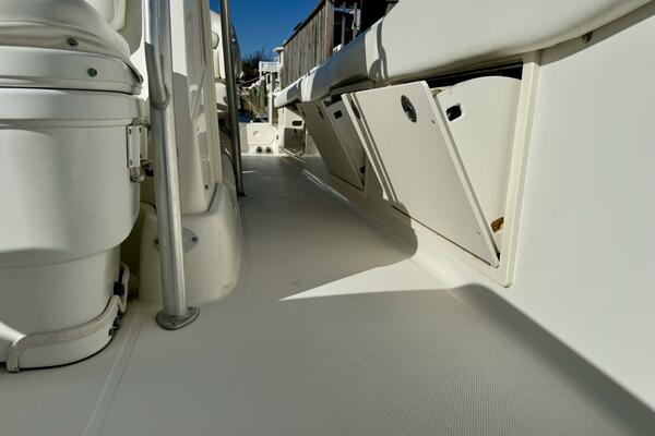 33ft Hydra Sports Yacht For Sale