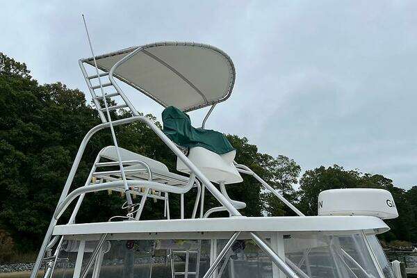 Photo of the 2001 Pursuit 3000 Offshore "The “O” Klub"