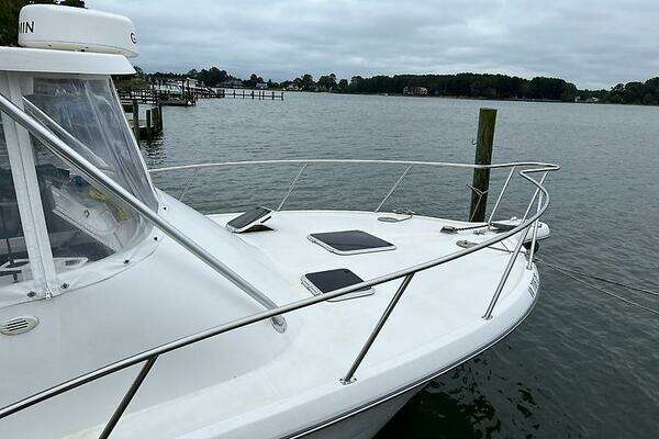 Photo of the 2001 Pursuit 3000 Offshore "The “O” Klub"