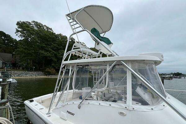 Photo of the 2001 Pursuit 3000 Offshore "The “O” Klub"